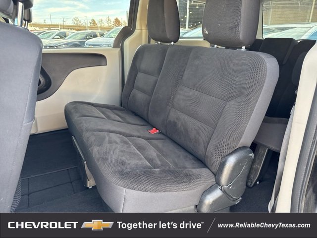 Used 2018 Dodge Grand Caravan SE w/ UConnect Hands-Free Group image 12
