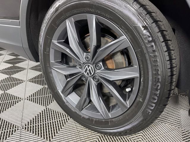 Used 2023 Volkswagen Tiguan SE image 14