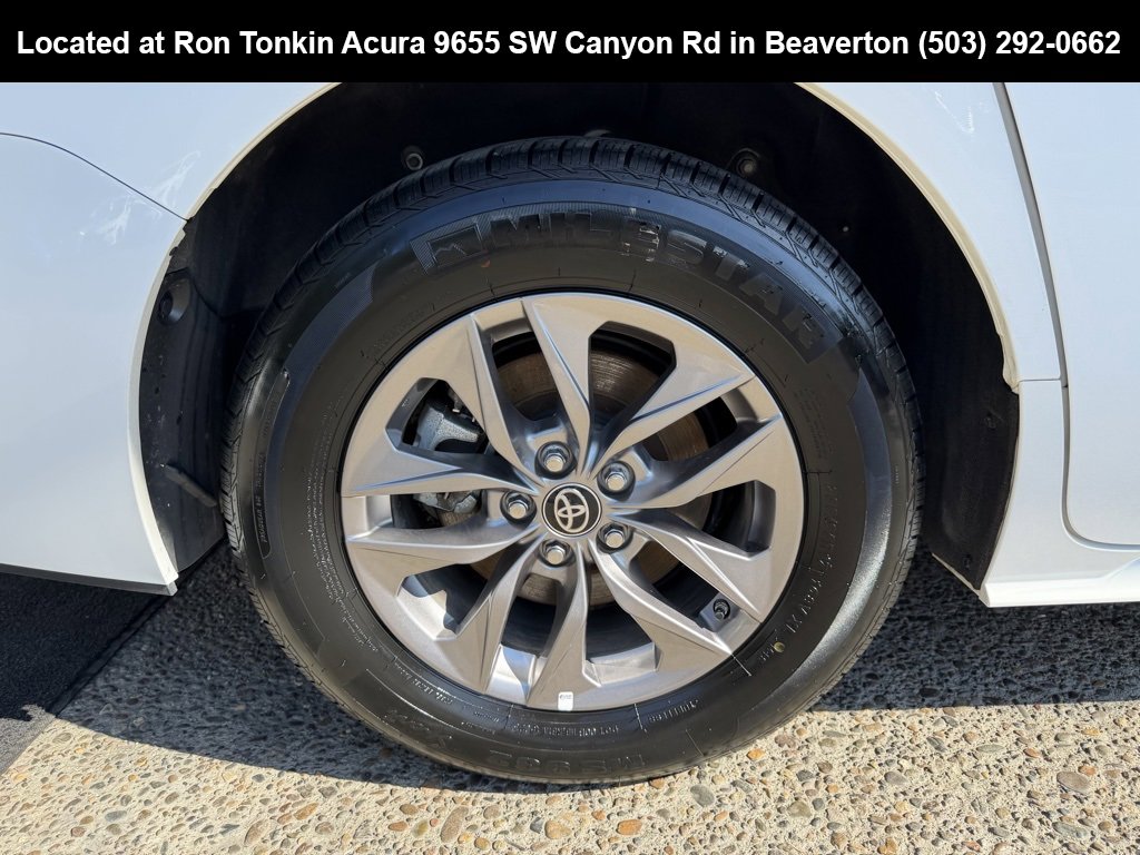 Used 2023 Toyota Sienna LE image 9