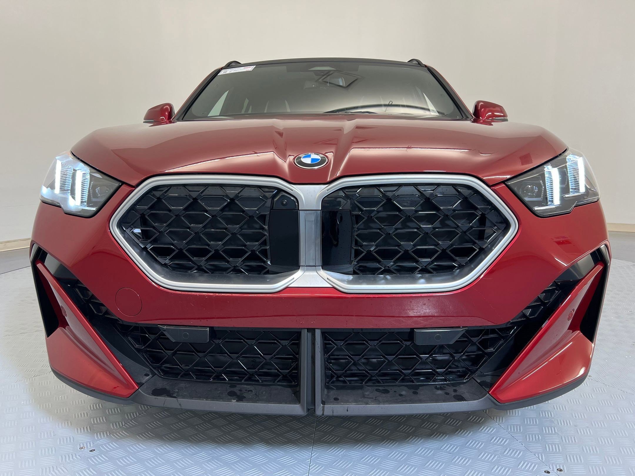 Used 2025 BMW X2 xDrive28i w/ Premium Package AWD/4WD image 6