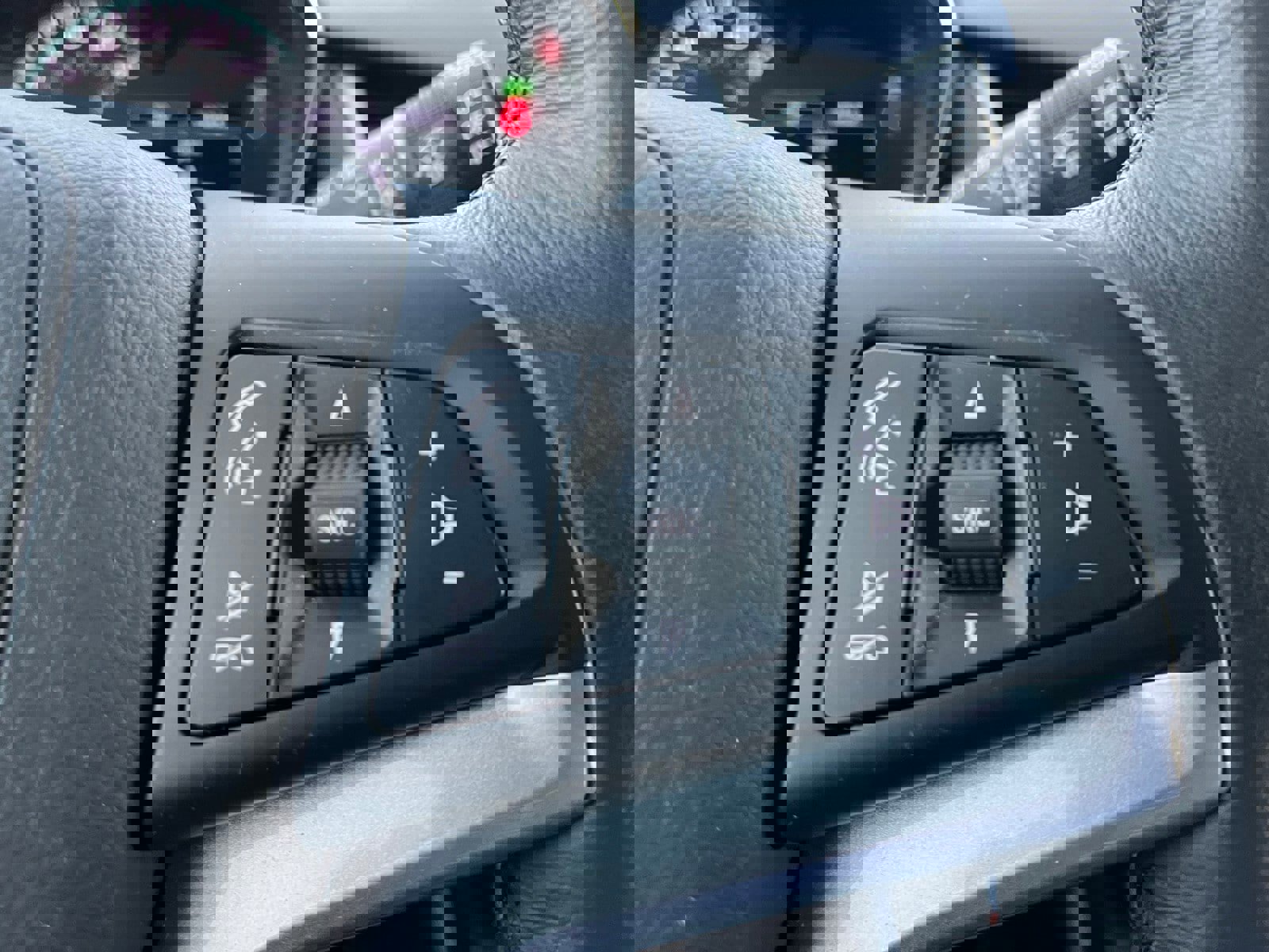 Used 2022 Chevrolet Trax LT w/ Sport Edition image 15