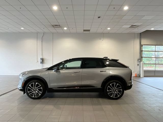 Used 2025 Cadillac Optiq Sport 1 AWD/4WD image 2