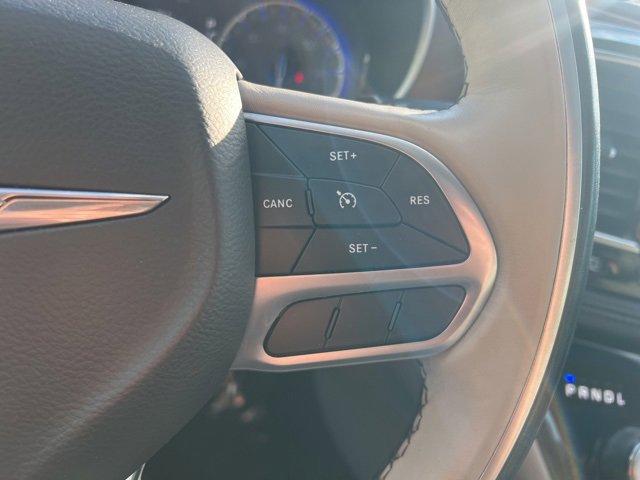 Used 2020 Chrysler Pacifica Limited image 31