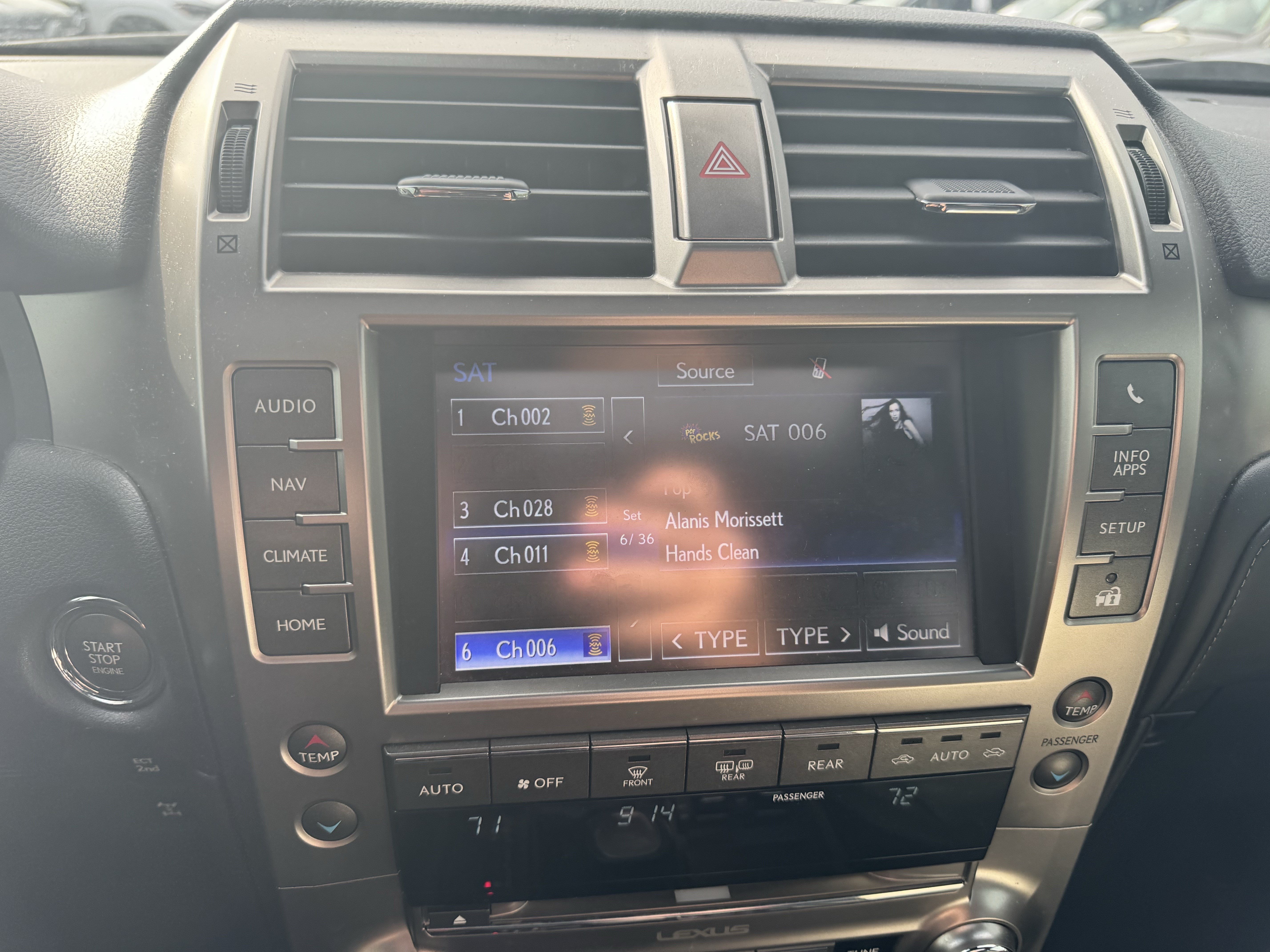 Used 2020 Lexus GX 460 Premium w/ Premium Package AWD/4WD image 23