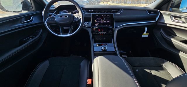 New 2025 Jeep Grand Cherokee L Altitude image 52