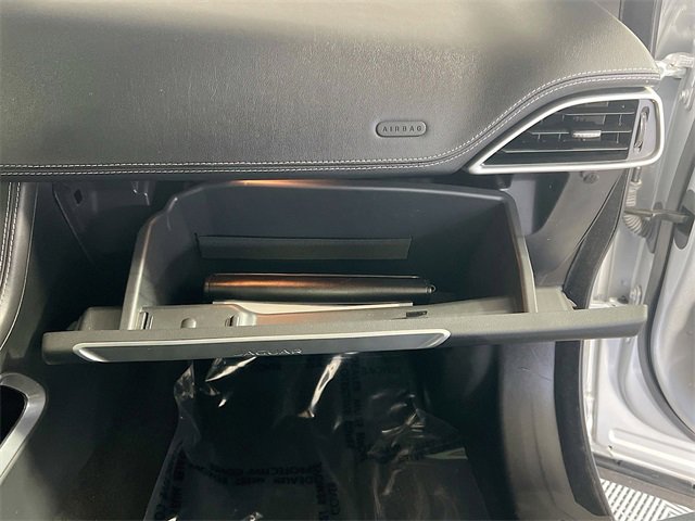 Used 2019 Jaguar F-PACE SVR image 30