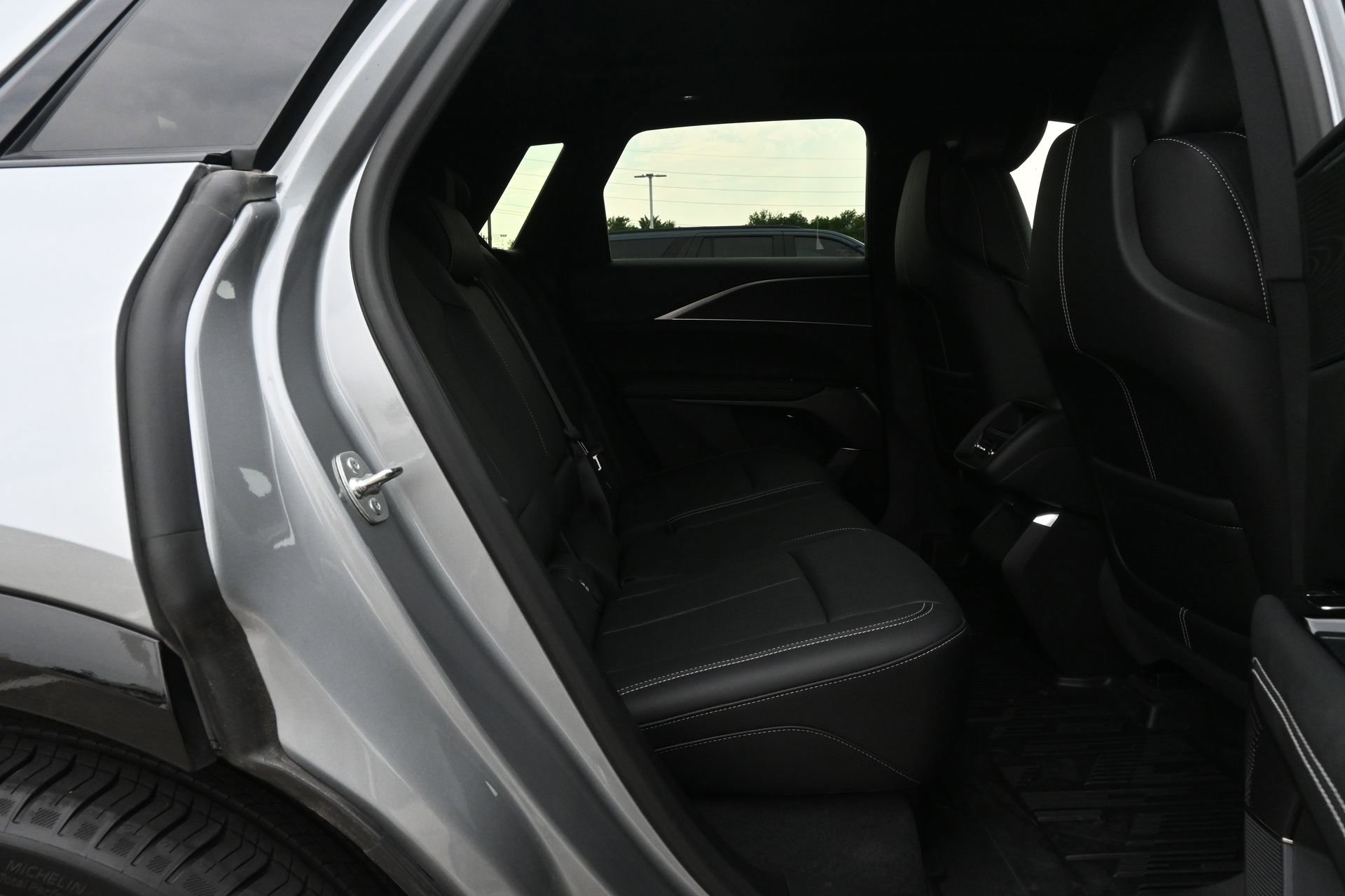 Used 2025 Cadillac Lyriq Luxury RWD image 23
