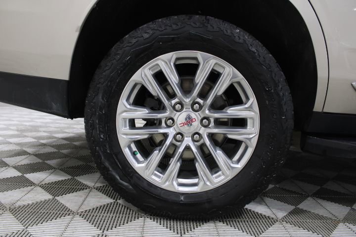 Used 2022 GMC Yukon SLT w/ SLT Premium Package image 47