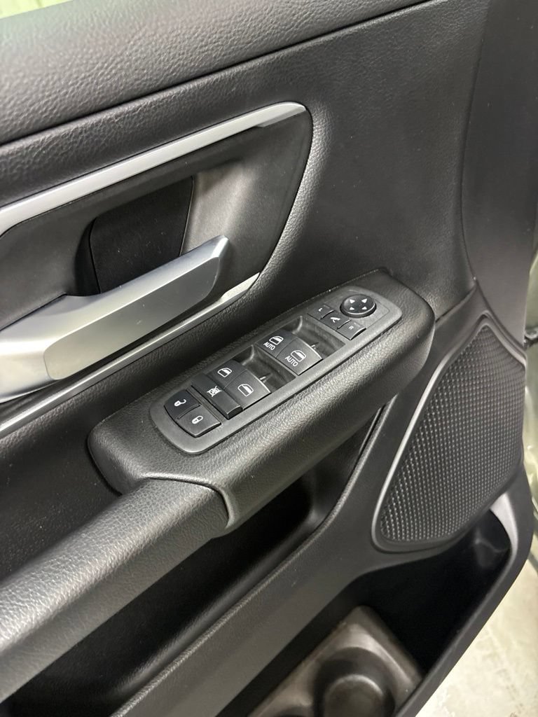 Used 2021 RAM 1500 Big Horn AWD/4WD image 17