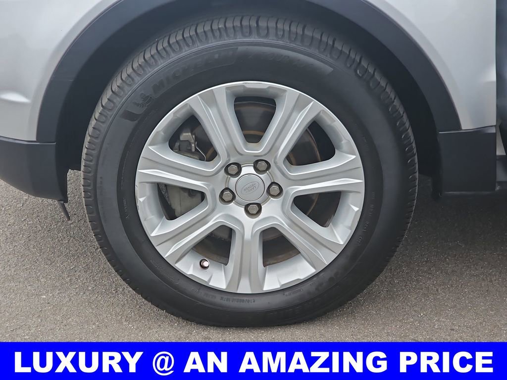 Used 2019 Land Rover Range Rover Evoque SE Premium image 36