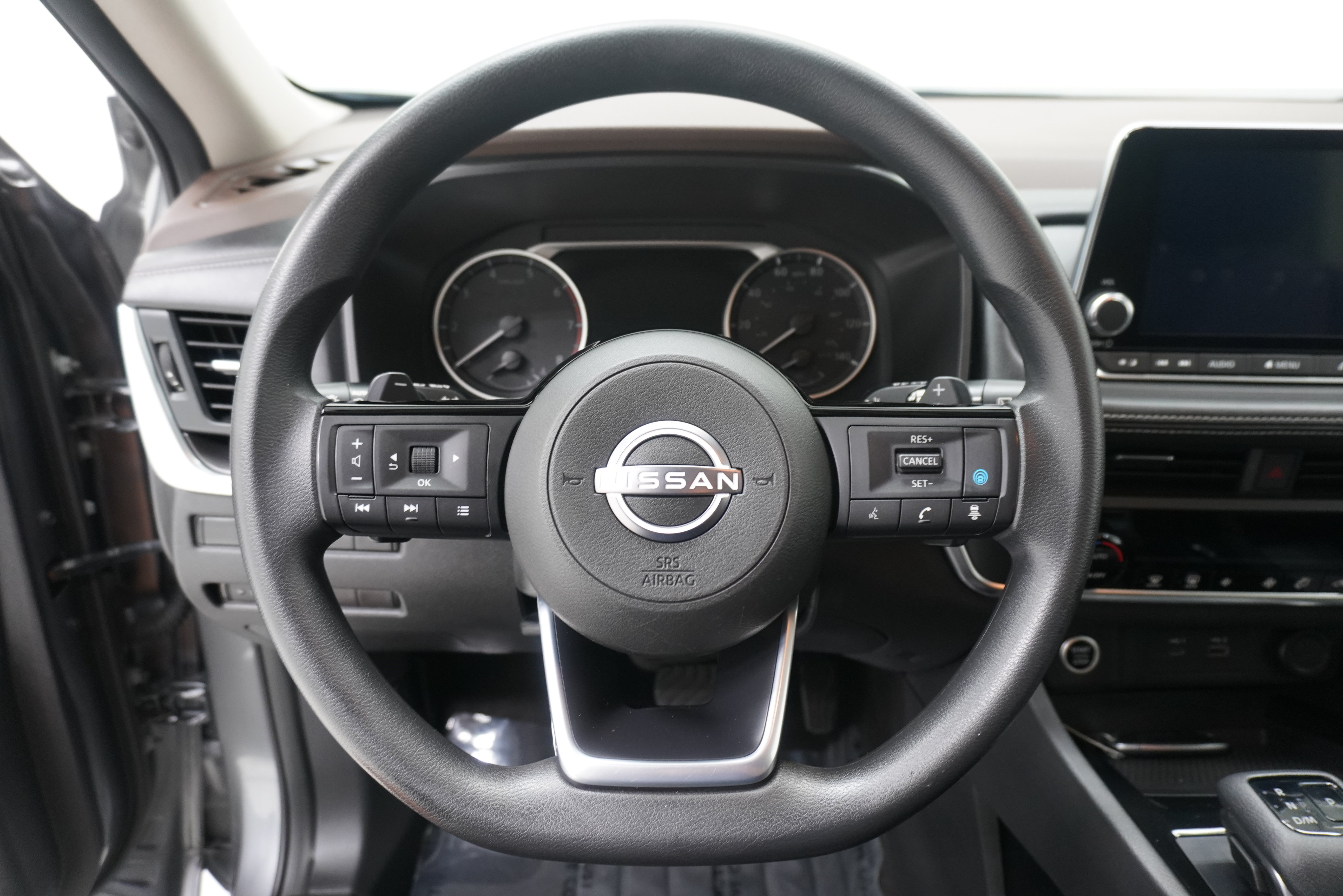 Used 2023 Nissan Rogue SV FWD image 16