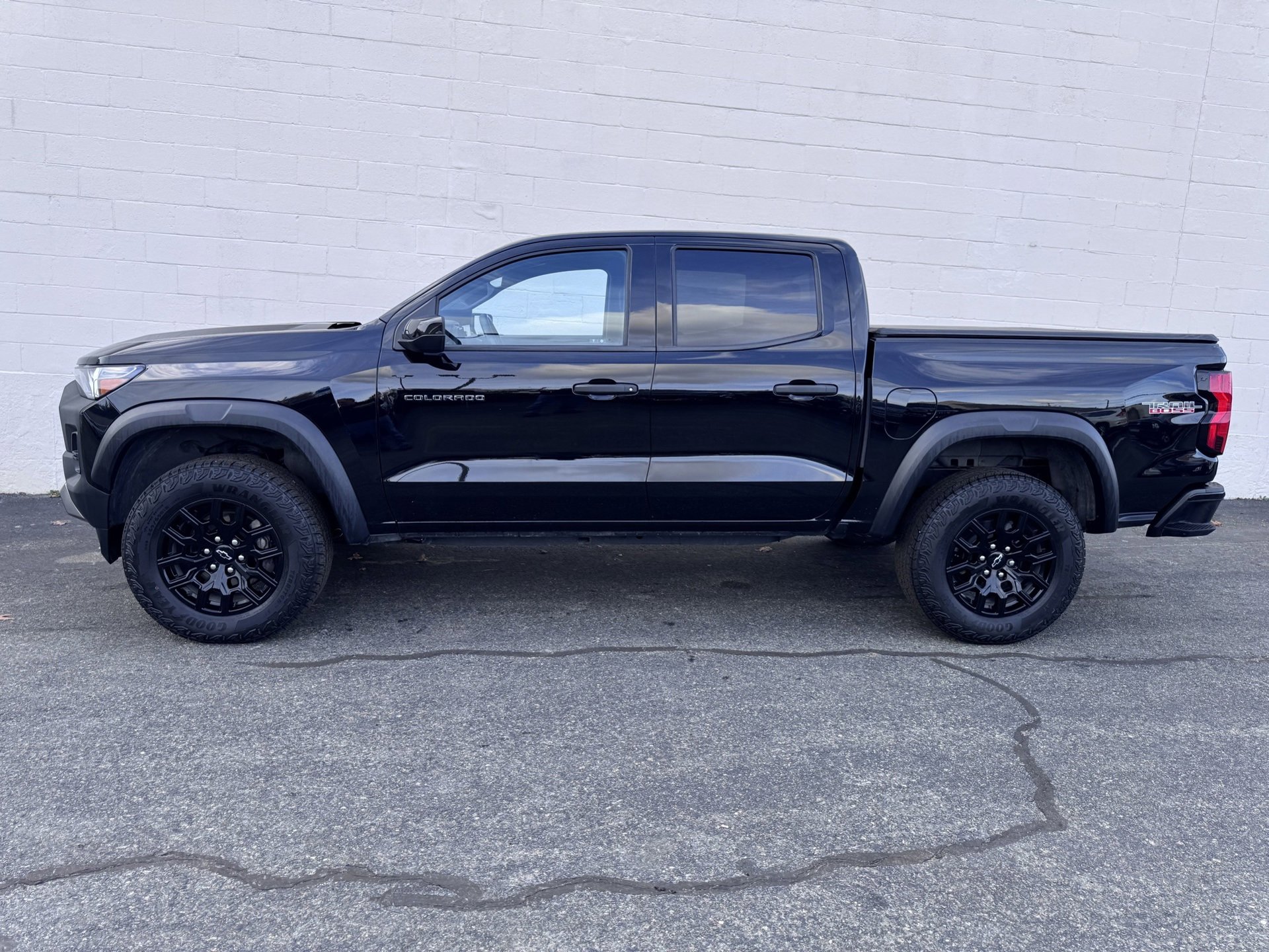 Used 2024 Chevrolet Colorado Trail Boss w/ Advanced Trailering Package image 2