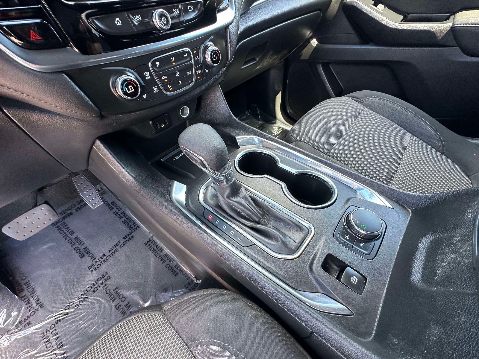 Used 2023 Chevrolet Traverse LT FWD image 12
