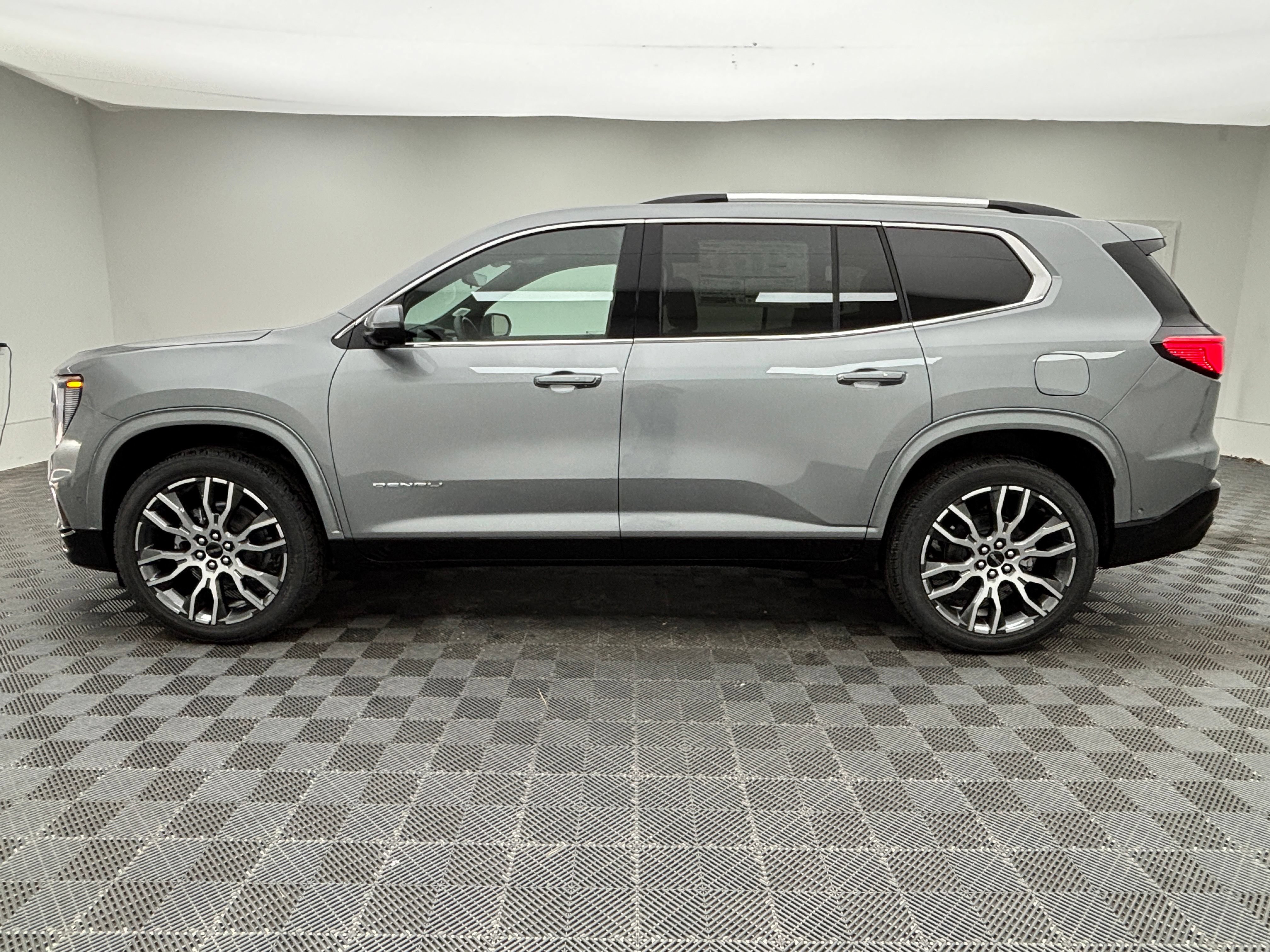 New 2027 GMC Acadia Denali Ultimate w/ LPO, Floor Liner Package AWD/4WD image 17