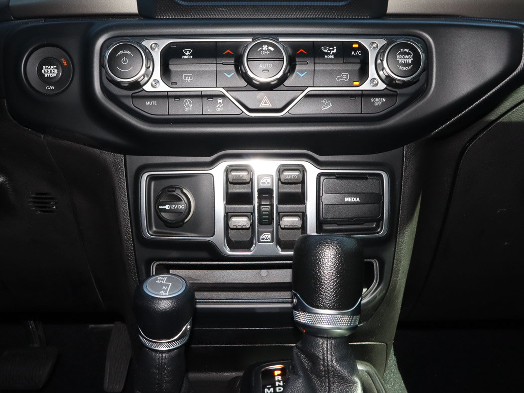 Used 2018 Jeep Wrangler Unlimited Sport S AWD/4WD image 11