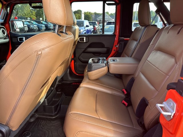 Used 2020 Jeep Wrangler Unlimited Sahara AWD/4WD image 17