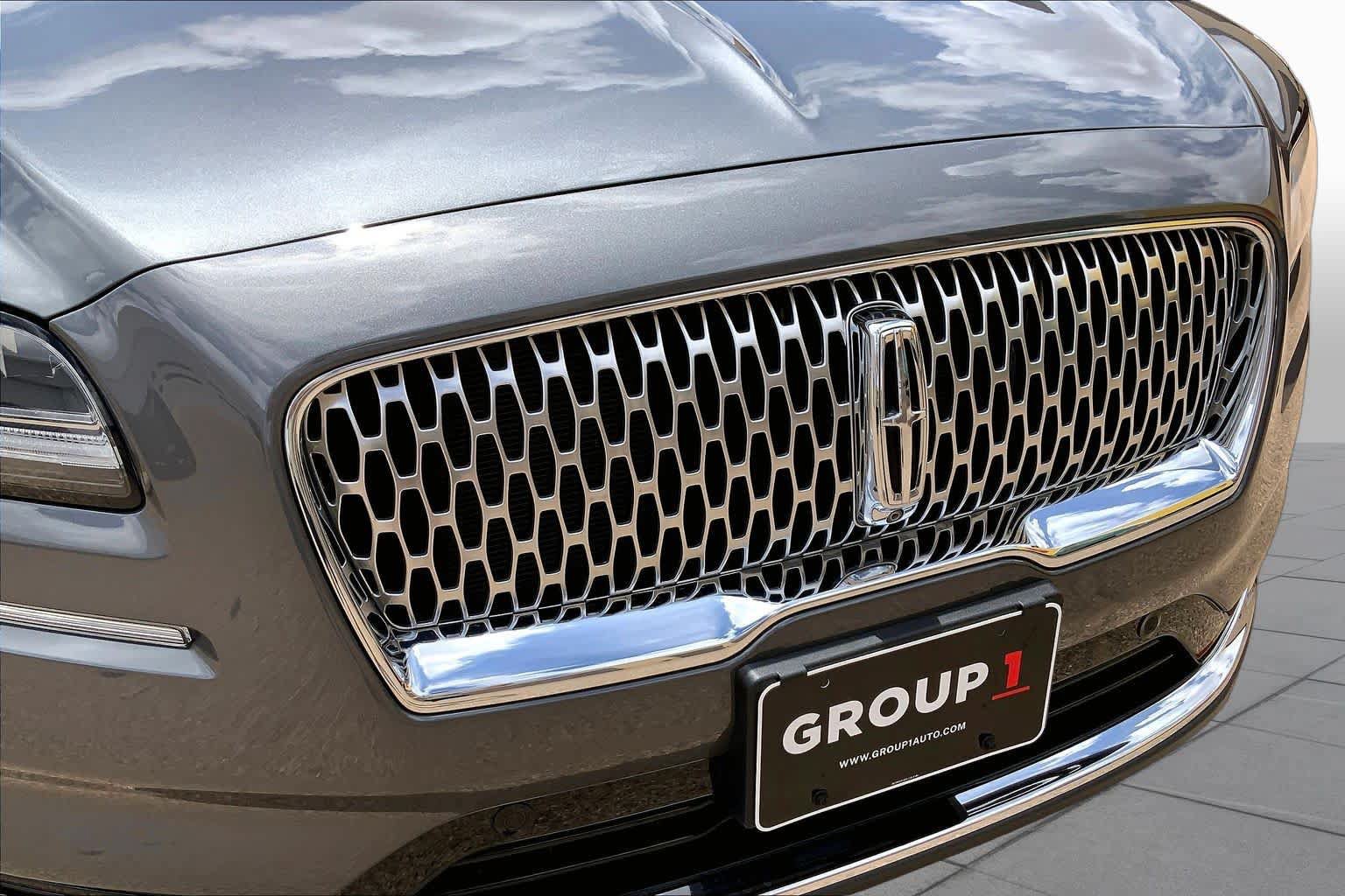 Used 2022 Lincoln Nautilus Reserve AWD/4WD image 30