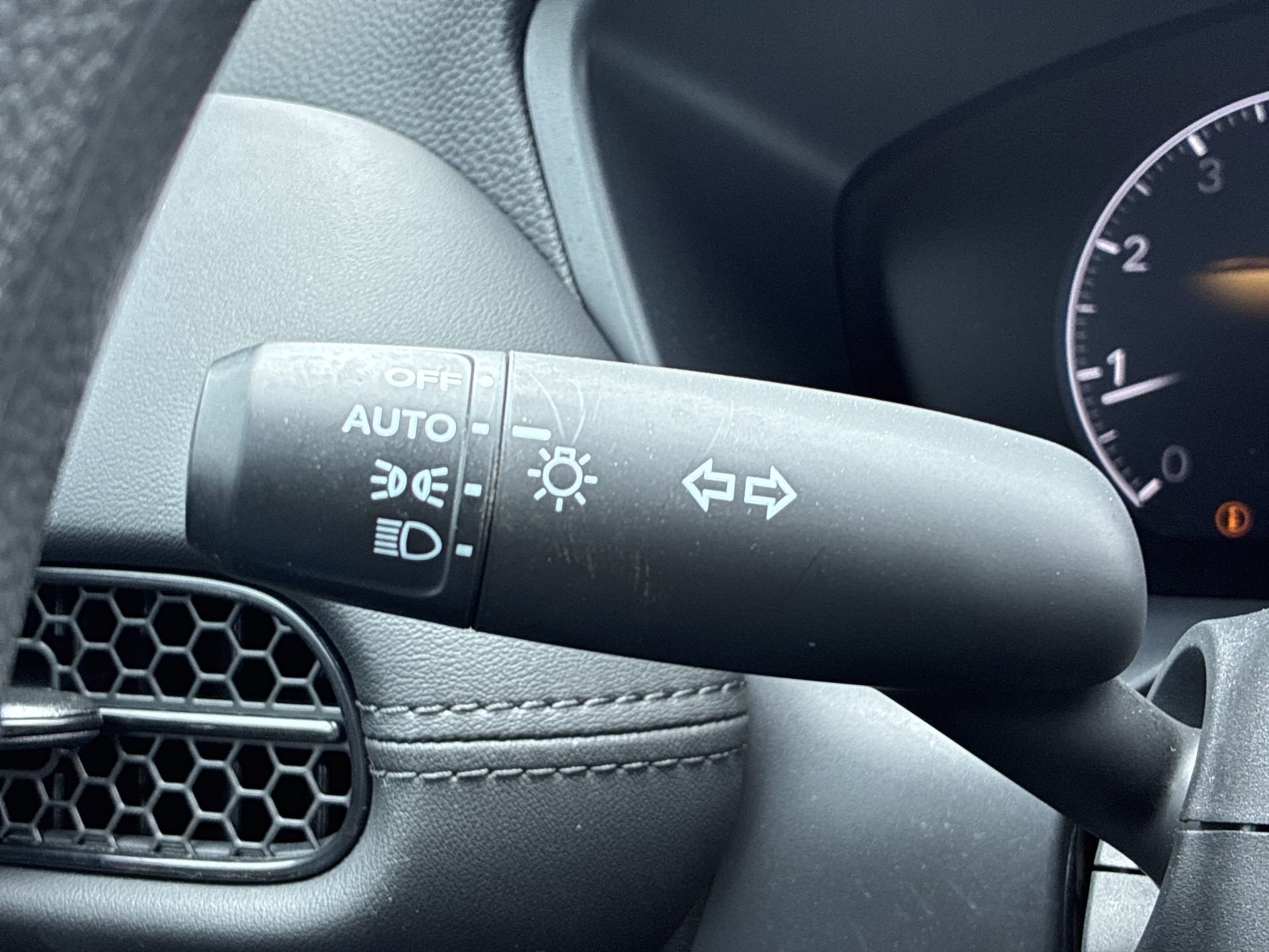 Certified 2026 Honda HR-V LX image 27