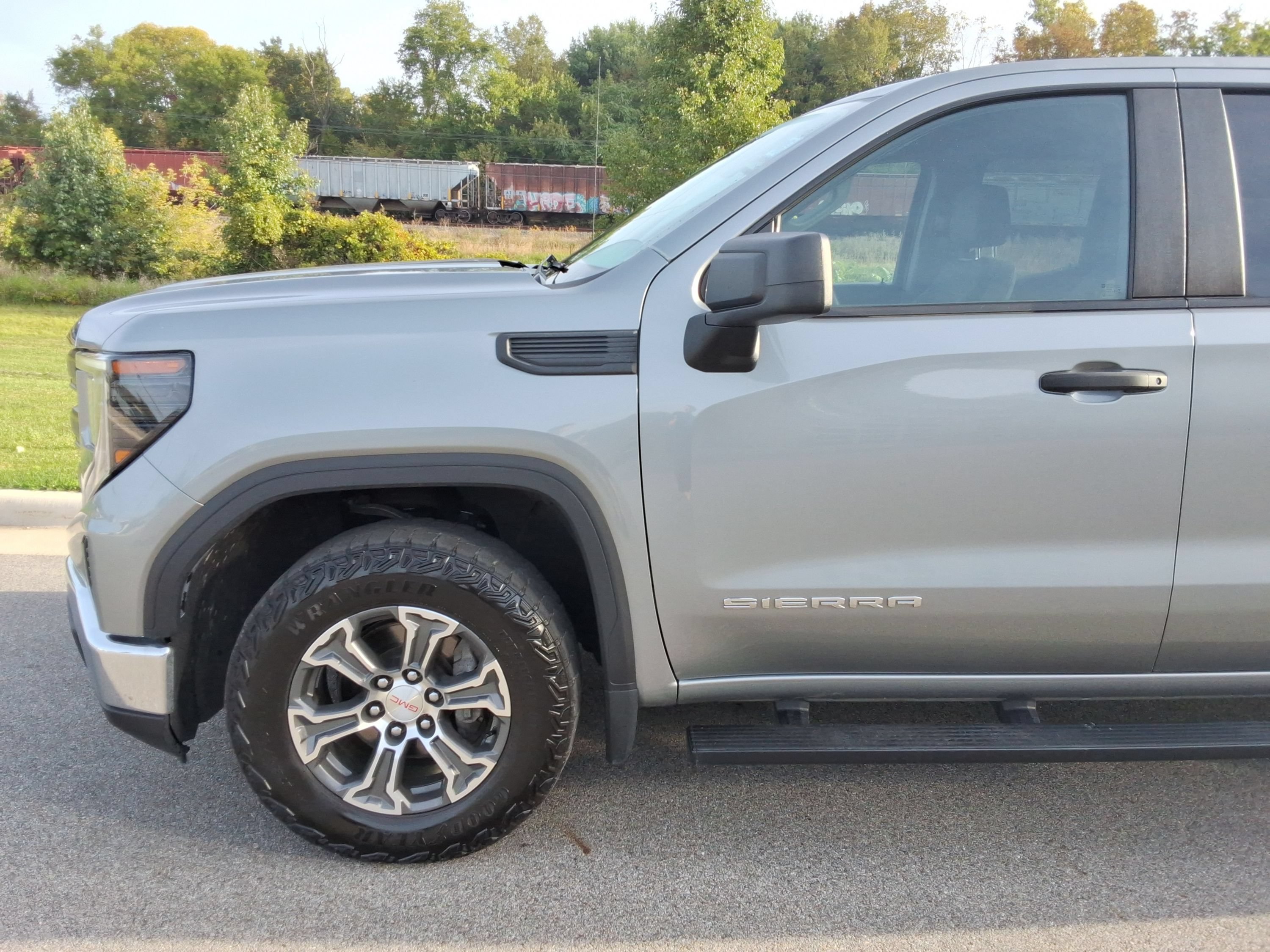 Used 2023 GMC Sierra 1500 Pro w/ Pro Value Package AWD/4WD image 8
