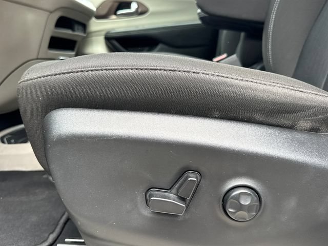 Used 2023 Chrysler Voyager LX FWD image 16