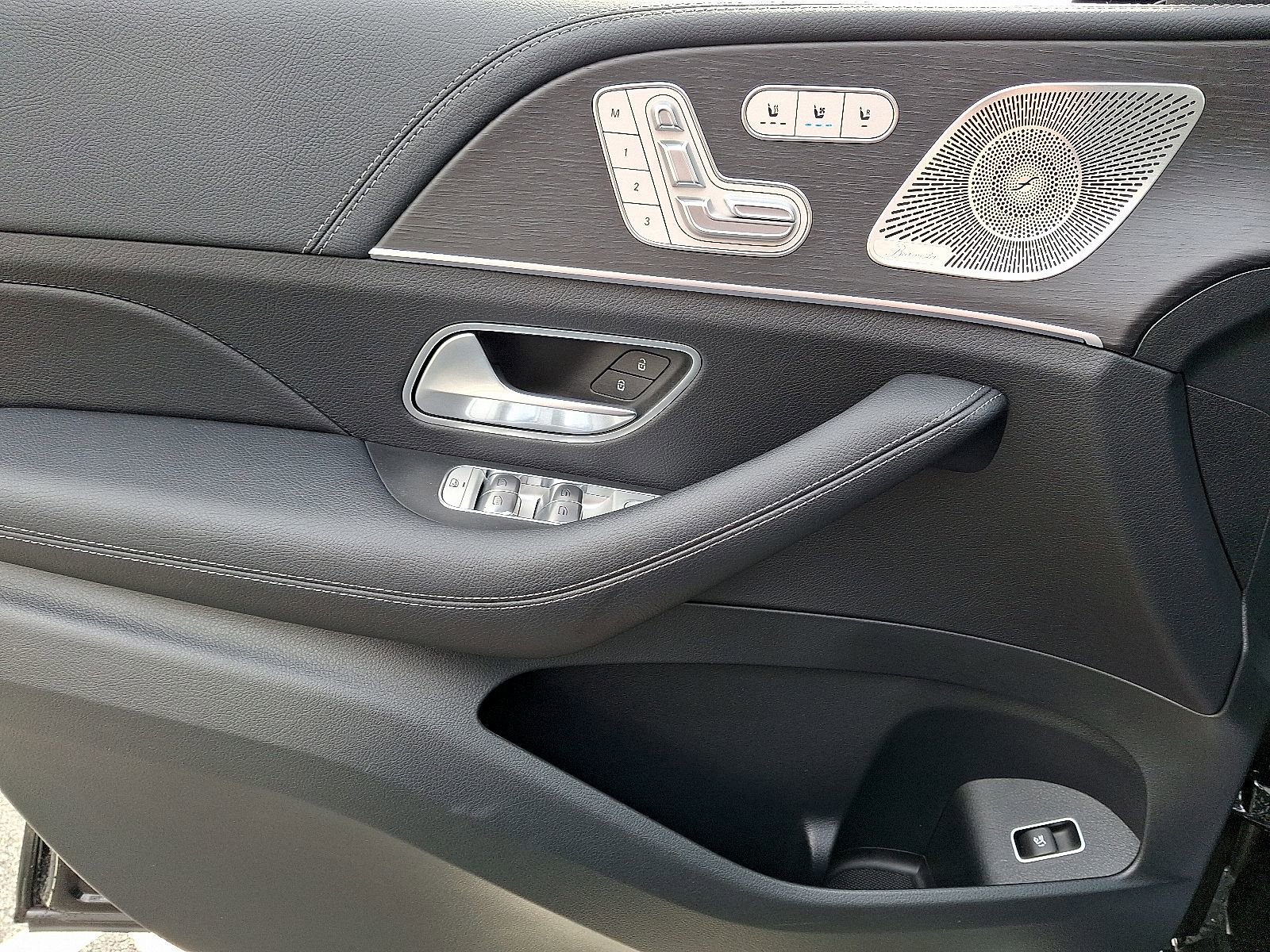 Certified 2025 Mercedes-Benz GLS 450 4MATIC image 12