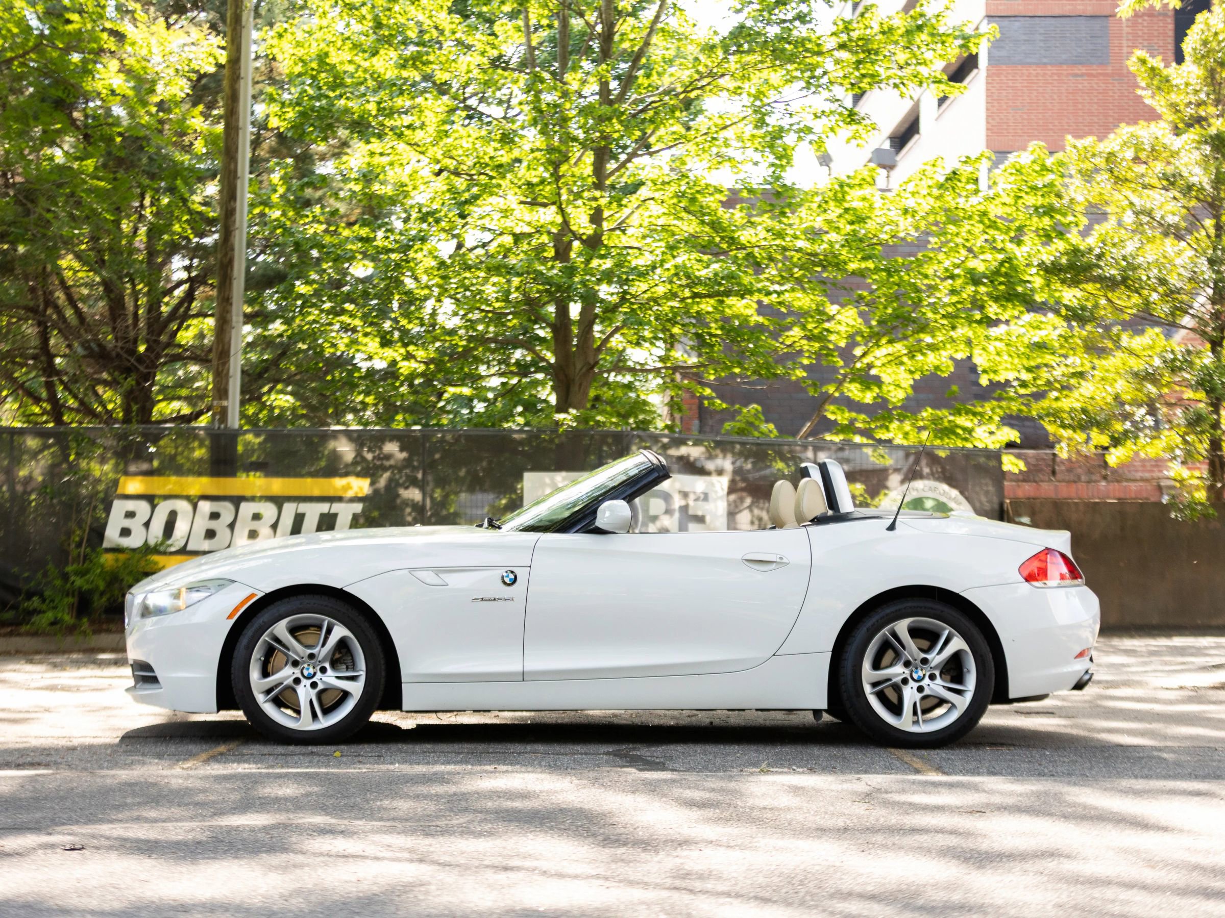 Used 2009 BMW Z4 sDrive35i RWD image 12