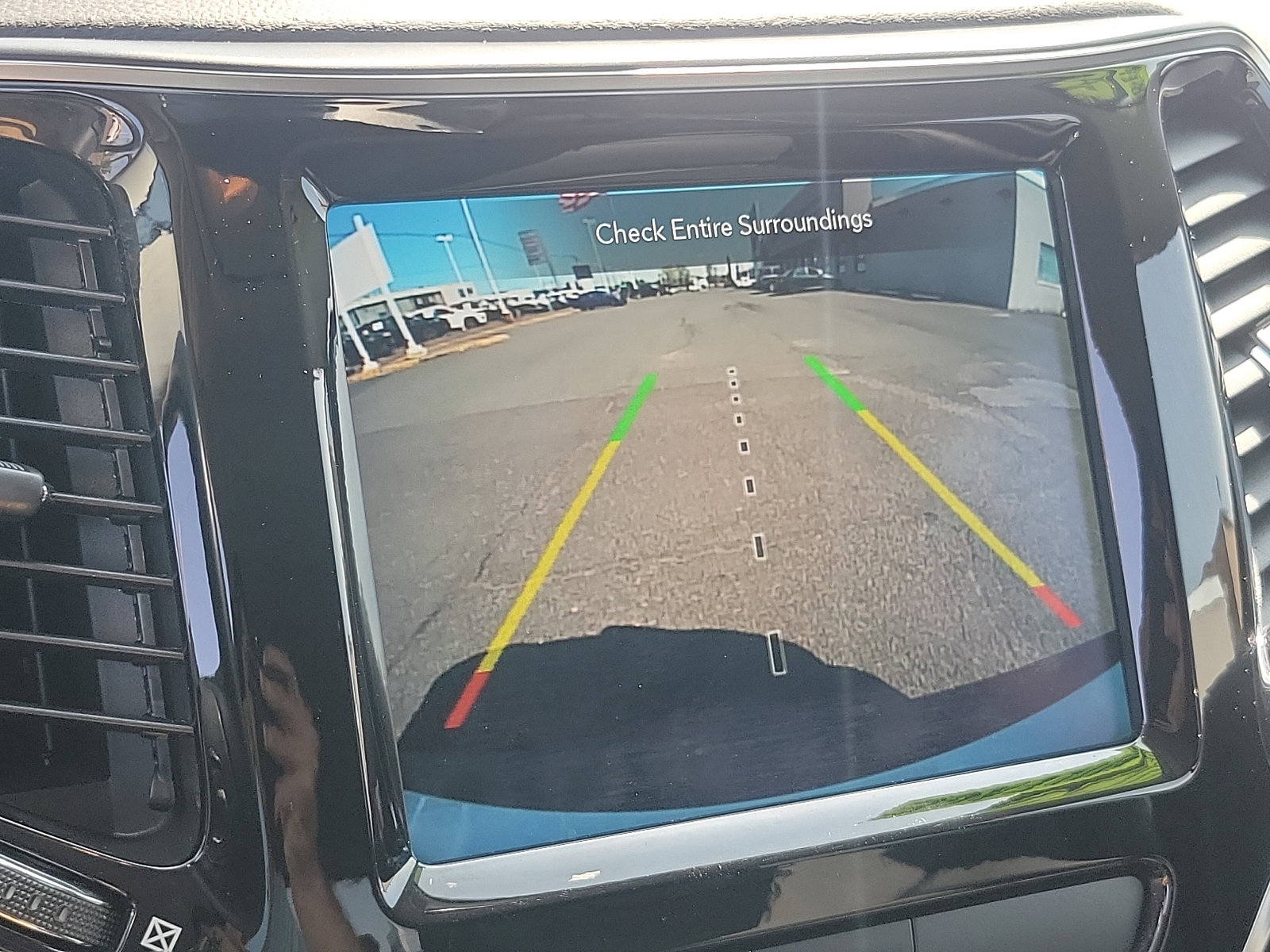 Used 2020 Jeep Cherokee Limited AWD/4WD image 18