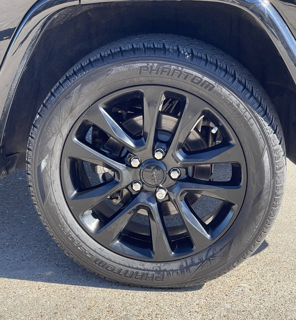 Used 2021 Jeep Grand Cherokee Laredo X image 14