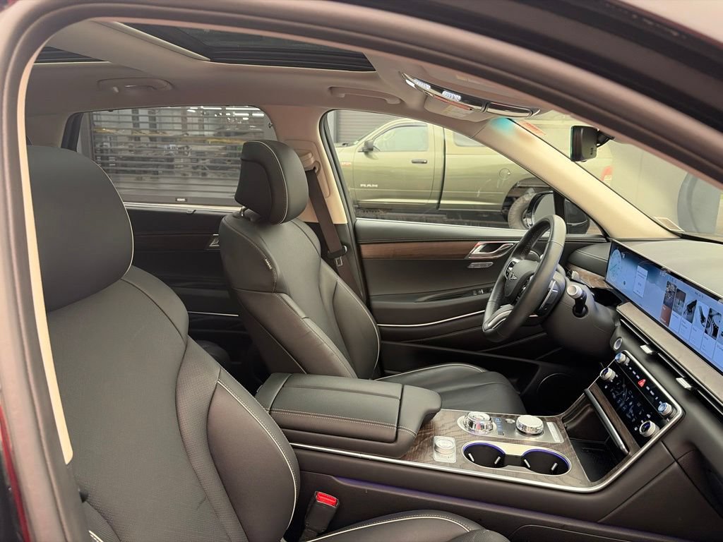 Certified 2026 Genesis GV80 2.5T Advanced AWD/4WD image 9