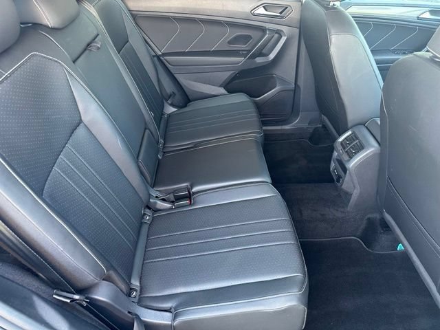 Used 2023 Volkswagen Tiguan SE AWD/4WD image 13