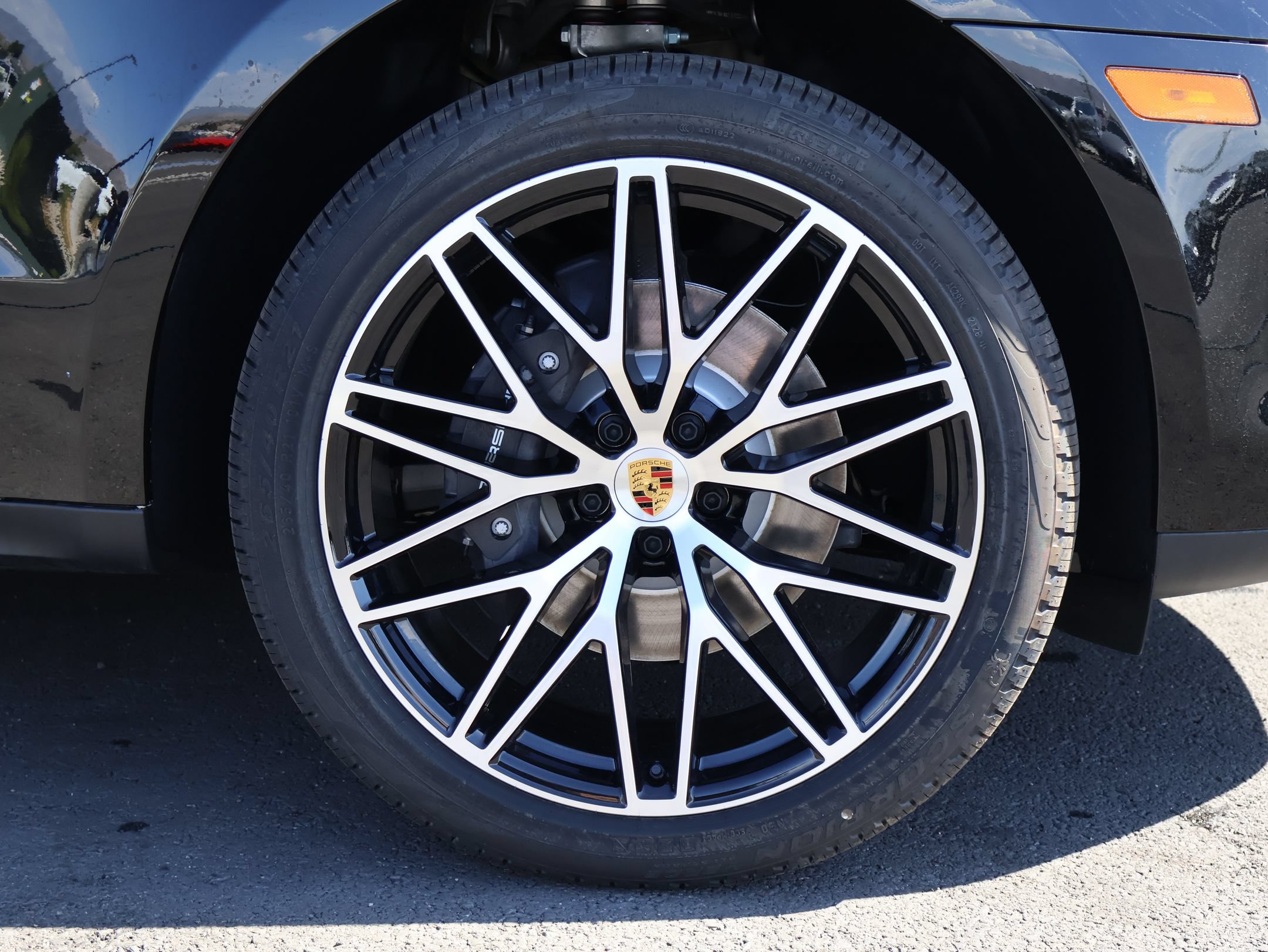 New 2026 Porsche Macan AWD/4WD image 12