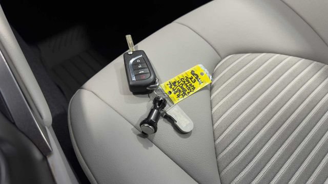 Used 2023 Toyota Camry SE FWD image 32