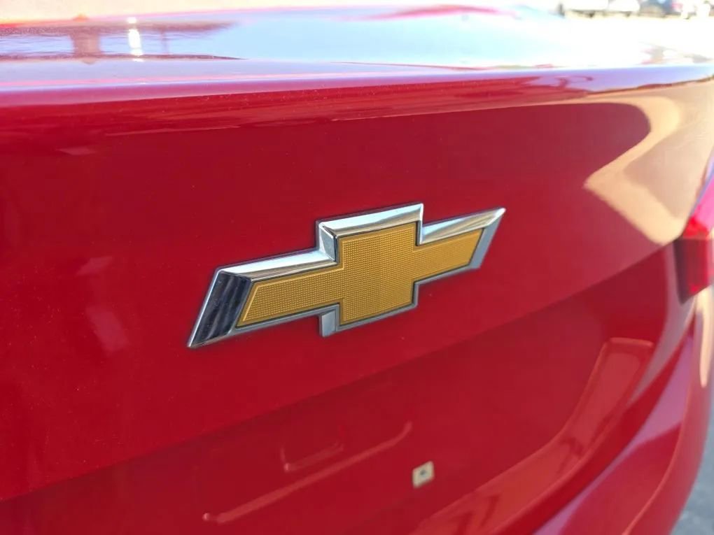 Used 2017 Chevrolet Cruze LS FWD image 10