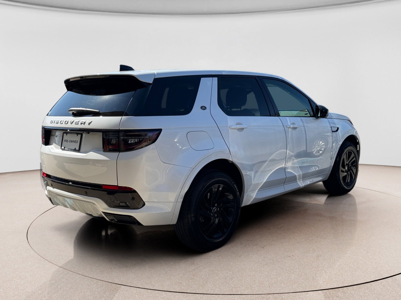 Used 2024 Land Rover Discovery Sport S image 5
