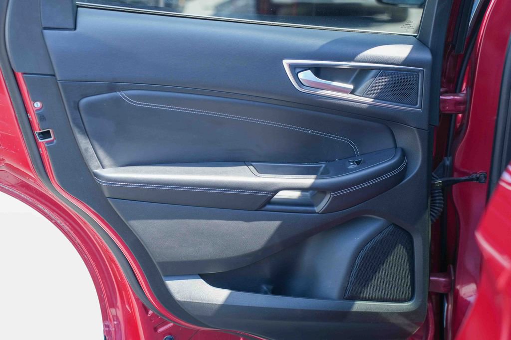 Used 2022 Ford Edge Titanium AWD/4WD image 19