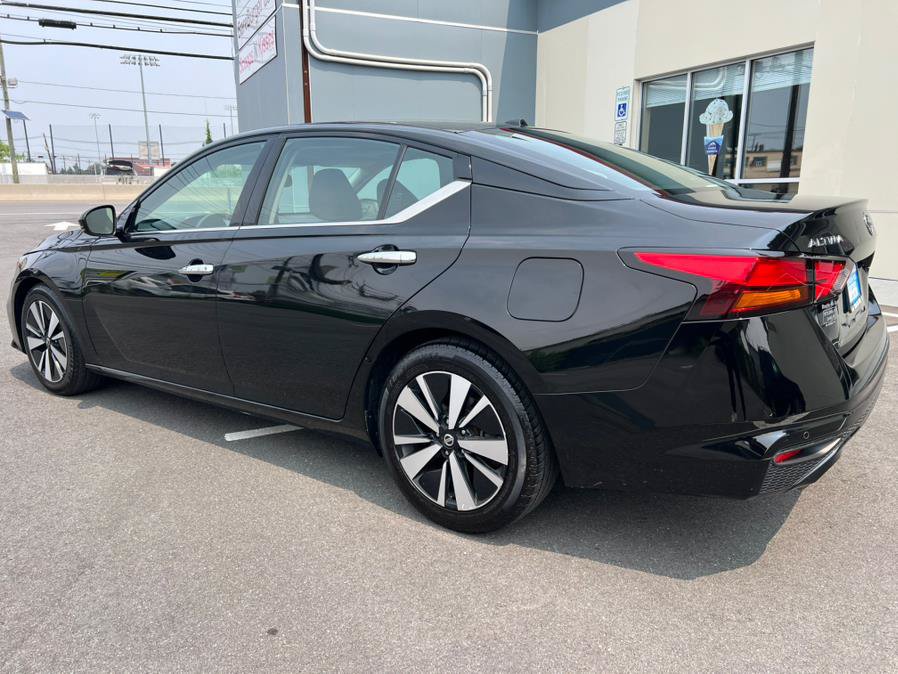 Used 2019 Nissan Altima 2.5 SV FWD image 2
