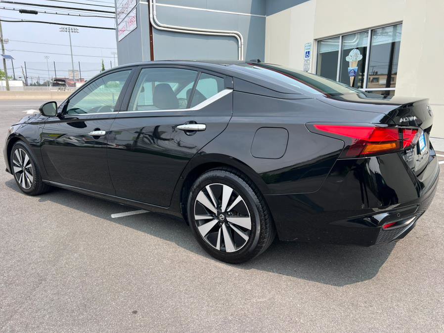 Used 2019 Nissan Altima 2.5 SV FWD image 2