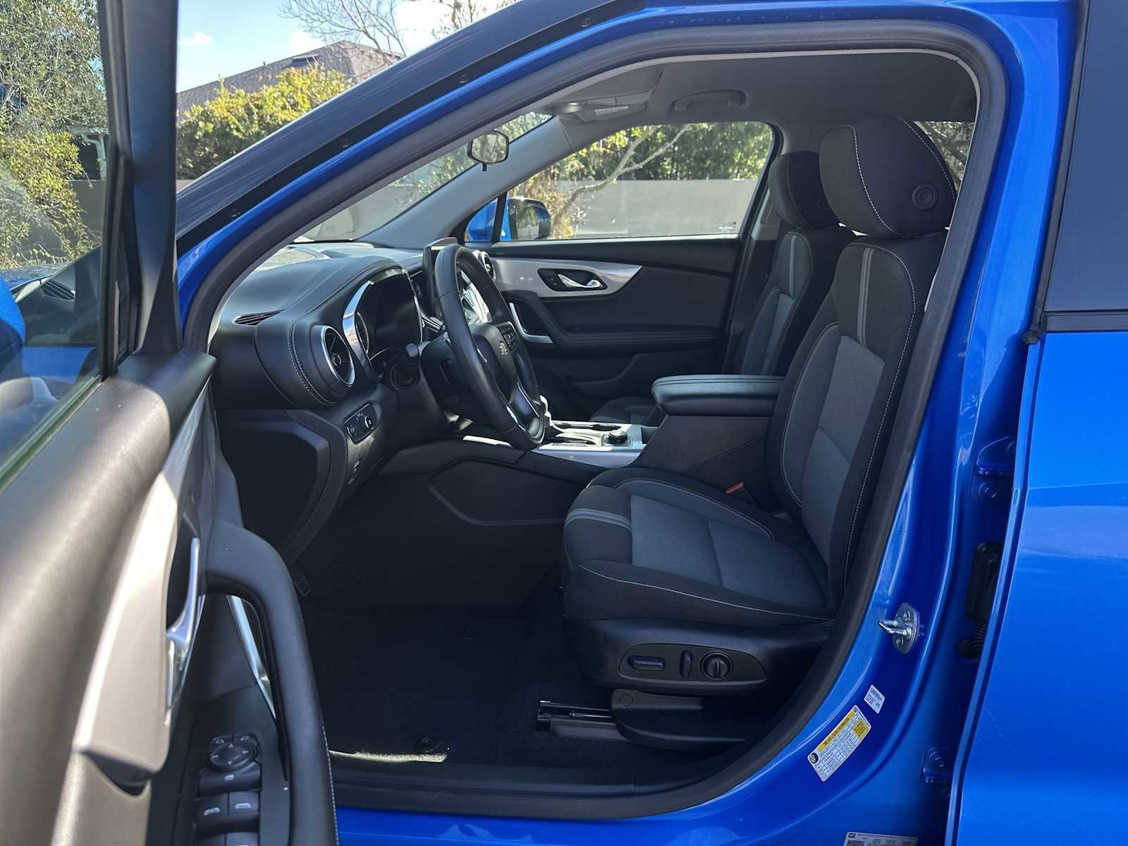 Certified 2025 Chevrolet Blazer LT image 2