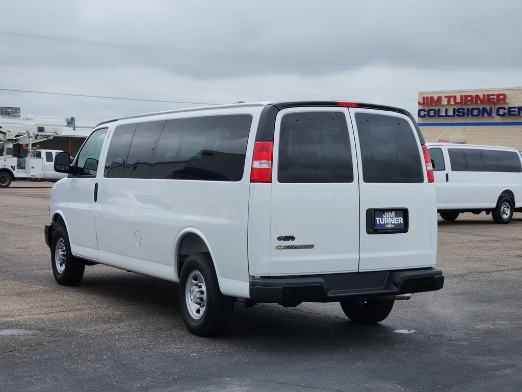 Used 2025 Chevrolet Express 3500 LS RWD image 5