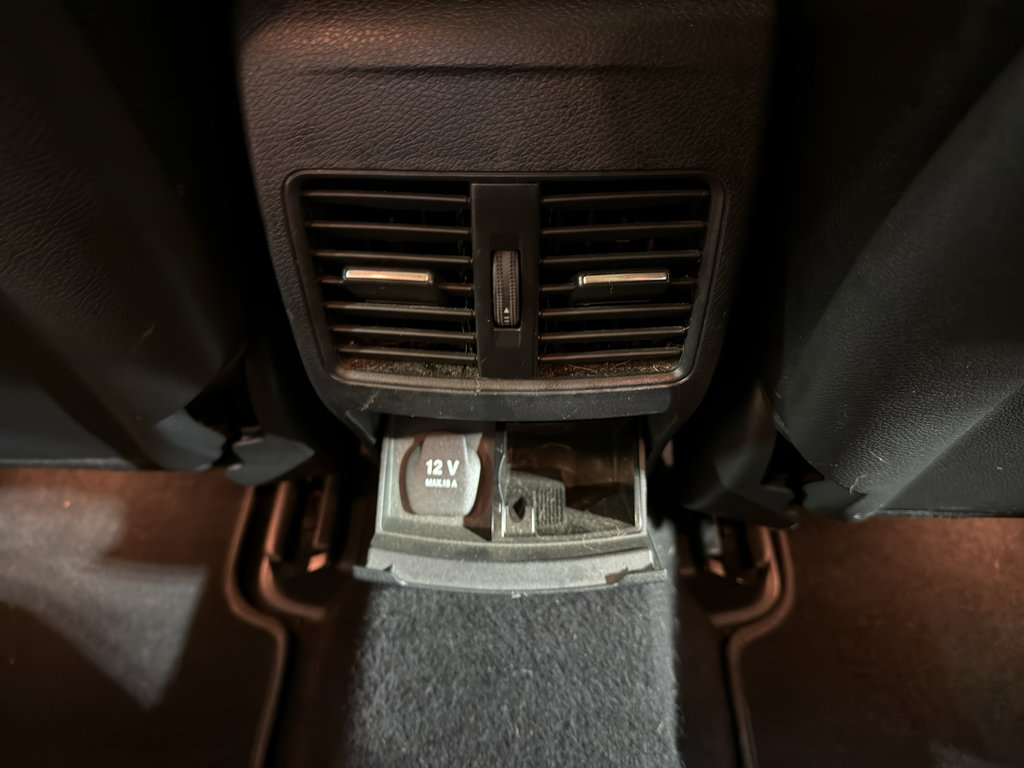 Used 2015 Mercedes-Benz GLA 250 4MATIC image 27