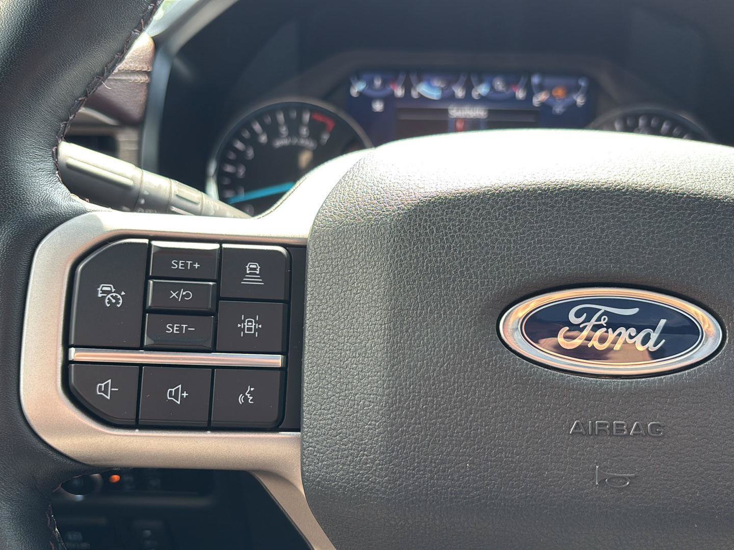 Used 2023 Ford Expedition Limited AWD/4WD image 18