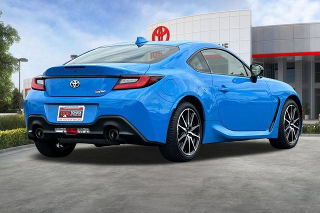 Used 2022 Toyota GR86 RWD image 4