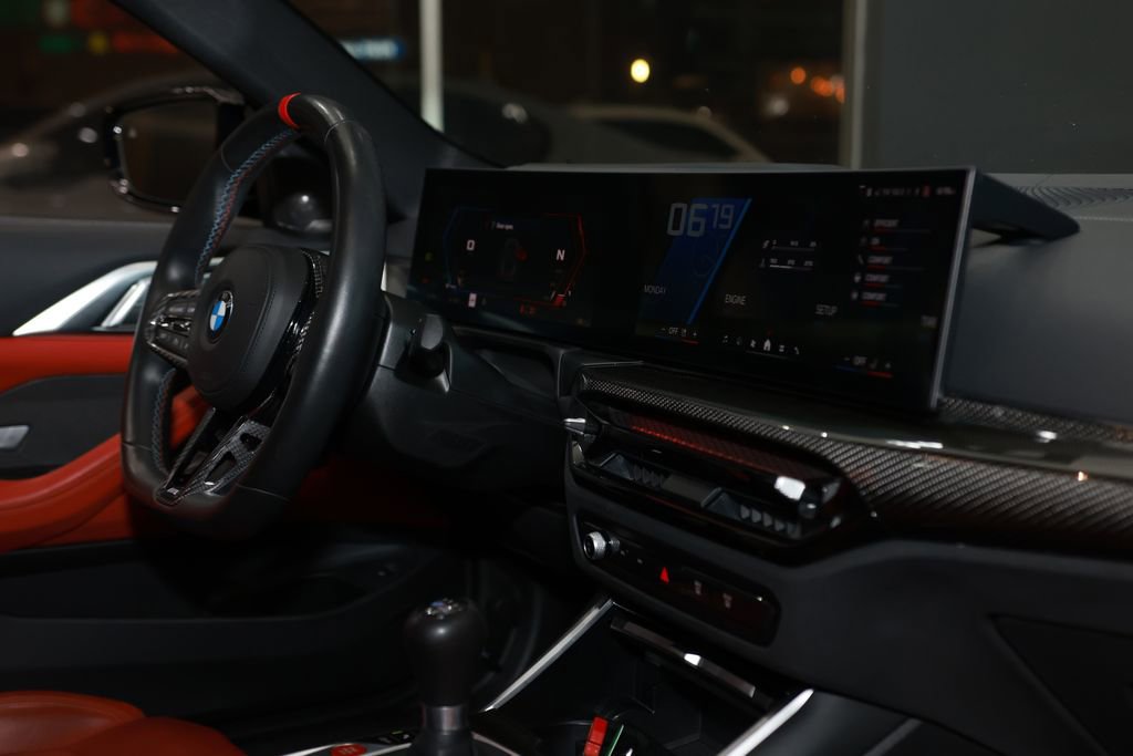 Used 2025 BMW M4 Coupe w/ Executive Package image 39