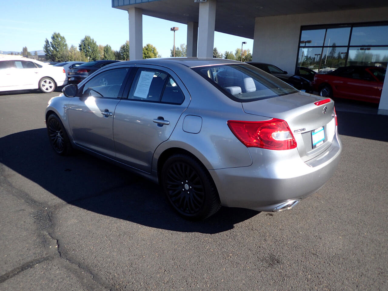 Used 2012 Suzuki Kizashi SE image 3