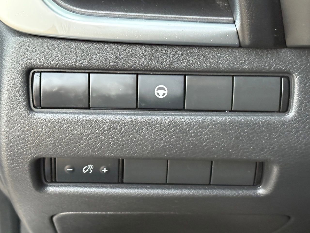 Certified 2023 Nissan Rogue SV image 22