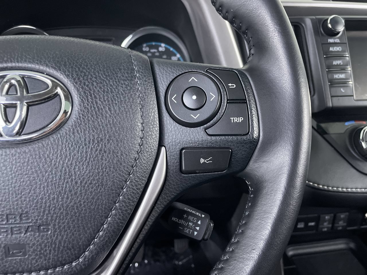 Used 2018 Toyota RAV4 Limited AWD/4WD image 32