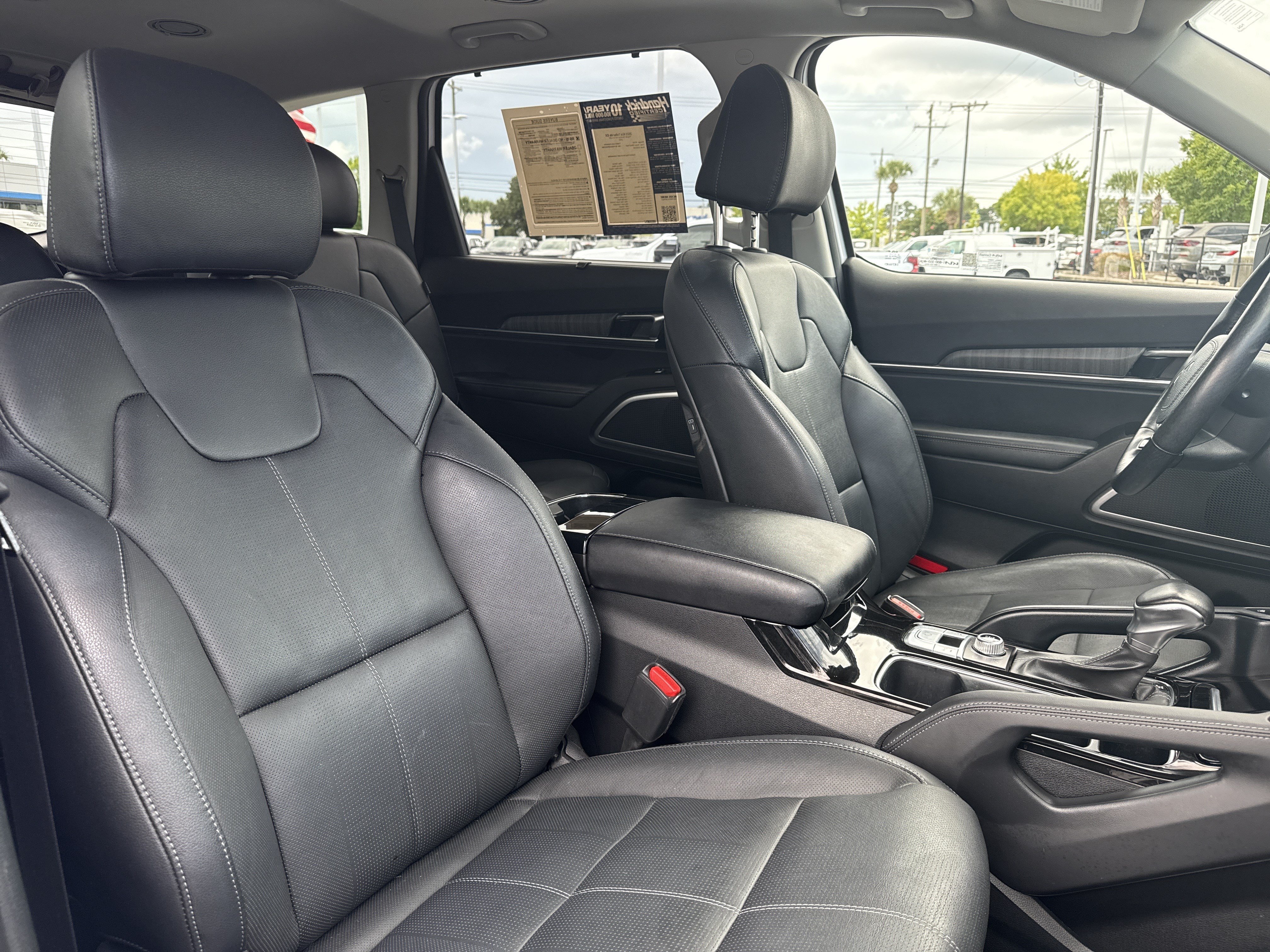 Used 2023 Kia Telluride EX w/ EX Captain's Chair Package AWD/4WD image 34