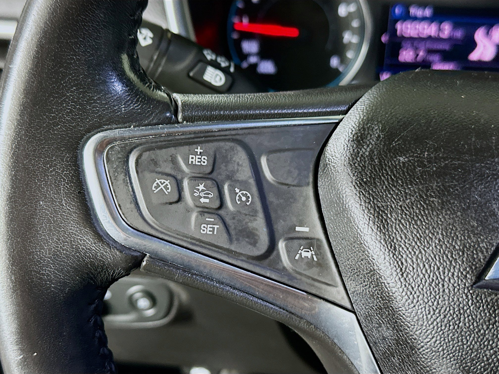 Used 2020 Chevrolet Equinox LT FWD image 16