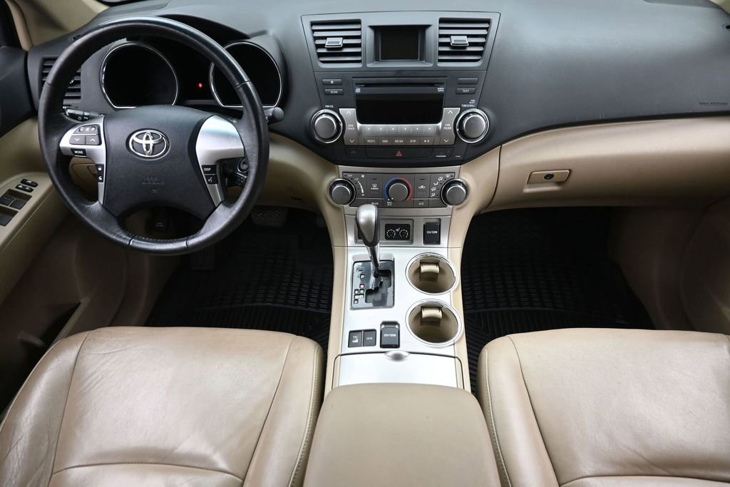 Used 2012 Toyota Highlander SE w/ Tow Pkg AWD/4WD image 15