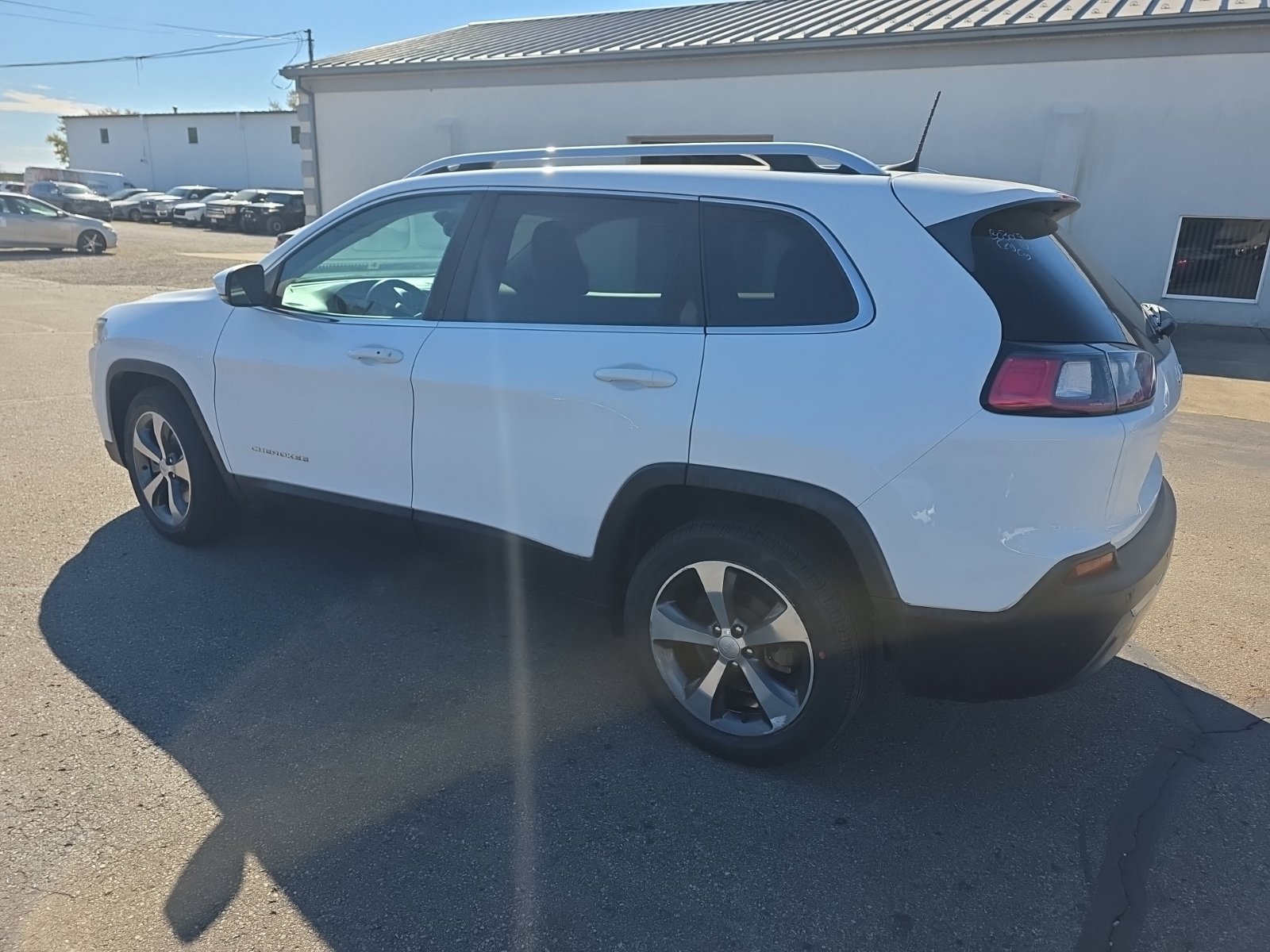 Used 2019 Jeep Cherokee Limited FWD image 5